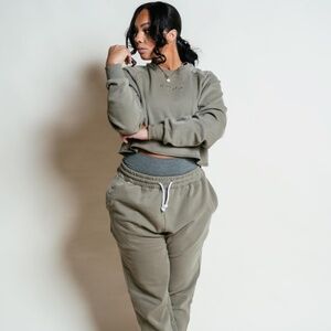 NWT P'tula Cropped Crew Sweatshirt